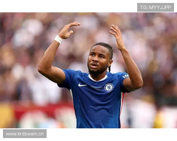 恩昆库从边锋到中路核心的角色进化分析