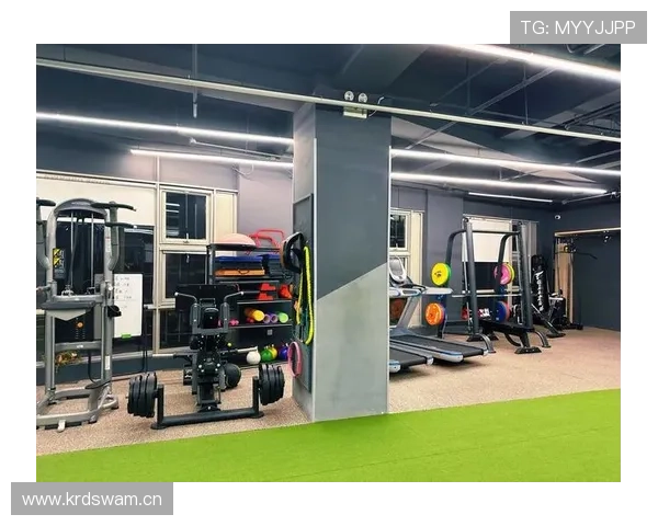 范迪克训练完直接进豪宅健身房，这日常谁顶得住？