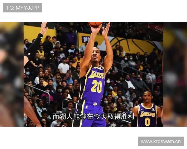 魔术师约翰逊关键时刻传球助湖人拉开比分体现卓越组织能力